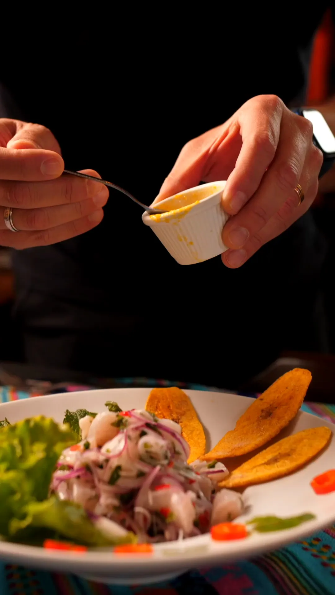 Preparo de ceviche fresco no El Paso